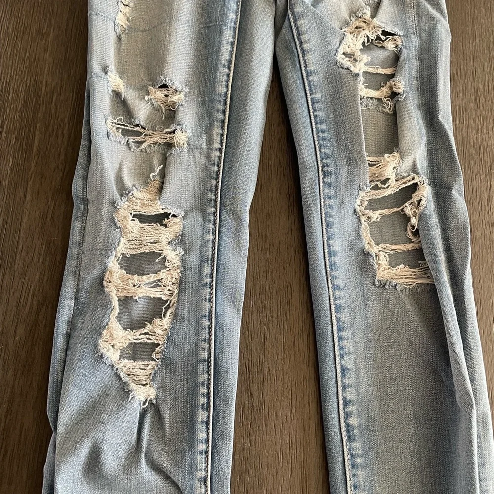Factory distressed skinny jeans - Picture 3 of 7